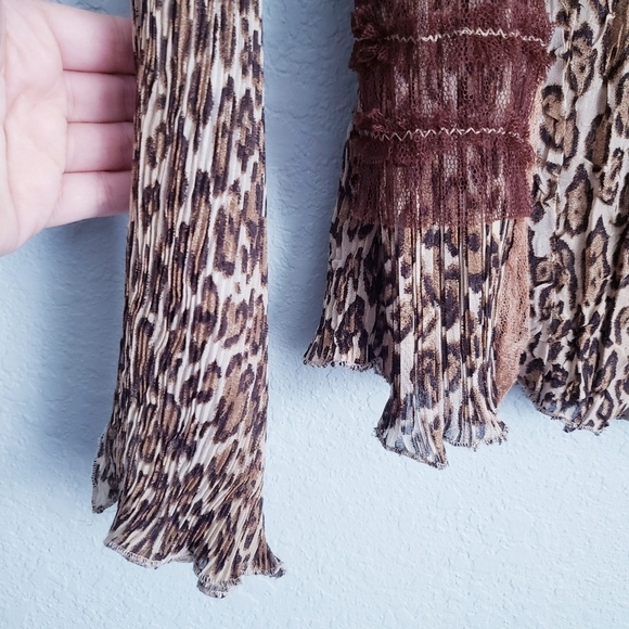 Alberto Makali Plisse Leopard Print Buttondown Lace Embroidered Blouse - Picture 2 of 9